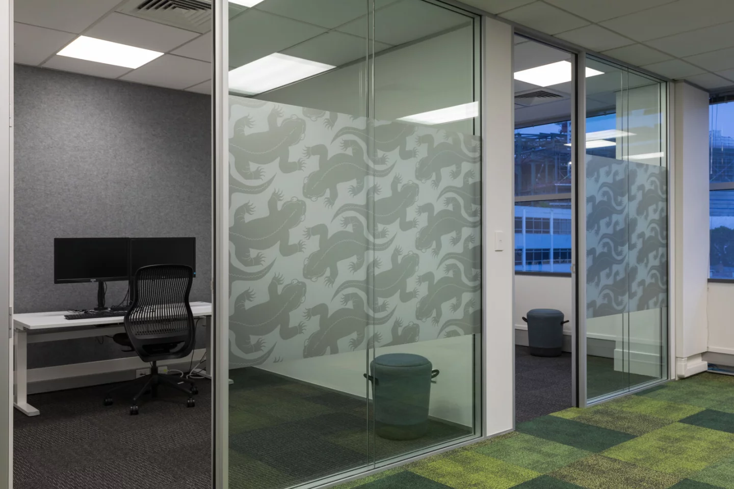 Kiwibank office glass partition